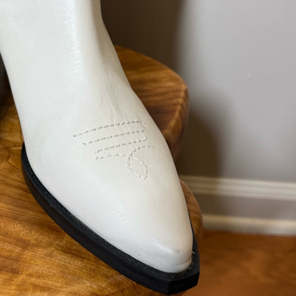 NWOT Matisse Leather White Women's Western Ankle Boots 9M - Picture 10 of 11